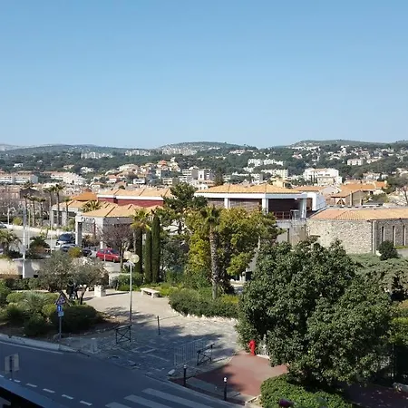 Ideal Appart 4 Pers Clim Parking Prive 200 M Plage カシ